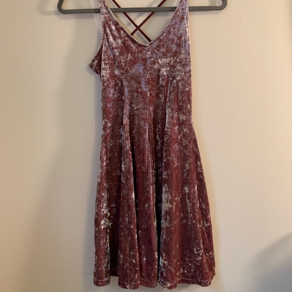 American Eagle Outfitters Dresses & Skirts - American Eagle AEO Mauve Crushed Velvet Mini Dress